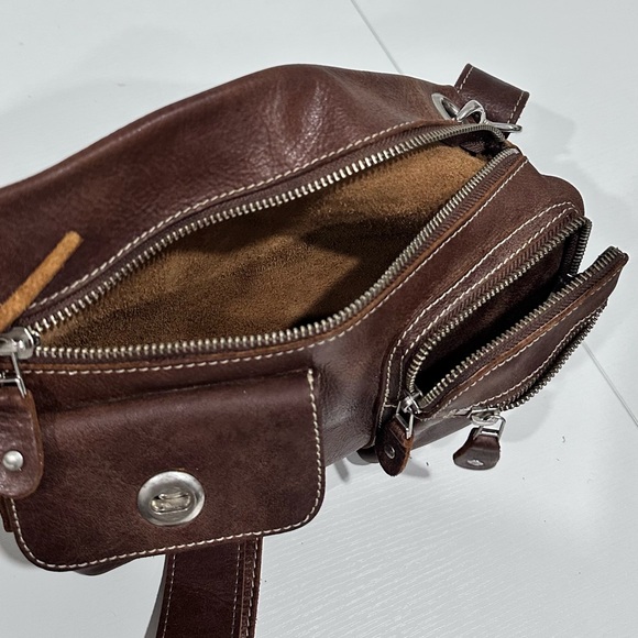 ROOTS CANADA LEATHER  CROSSBODY BAG - Picture 9 of 11